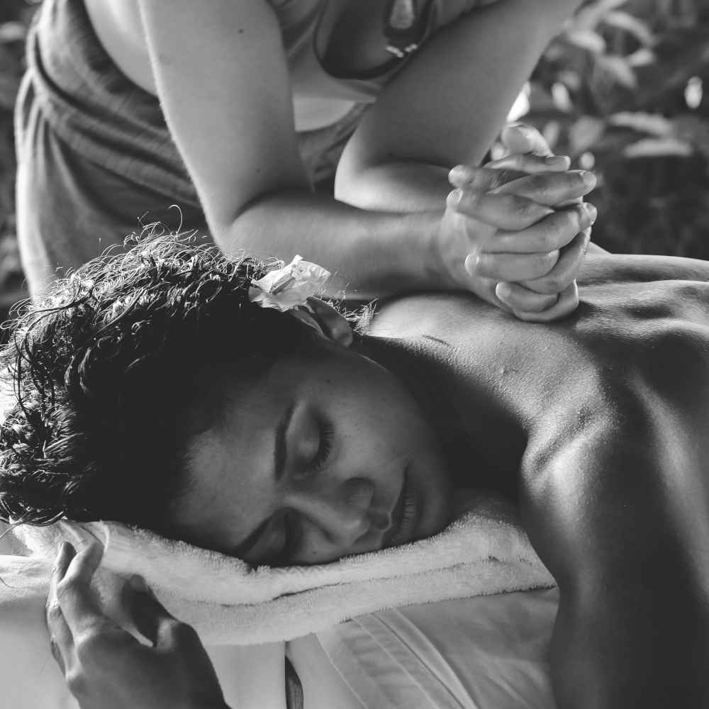 Massage Lomi Lomi Hawa&iuml;en