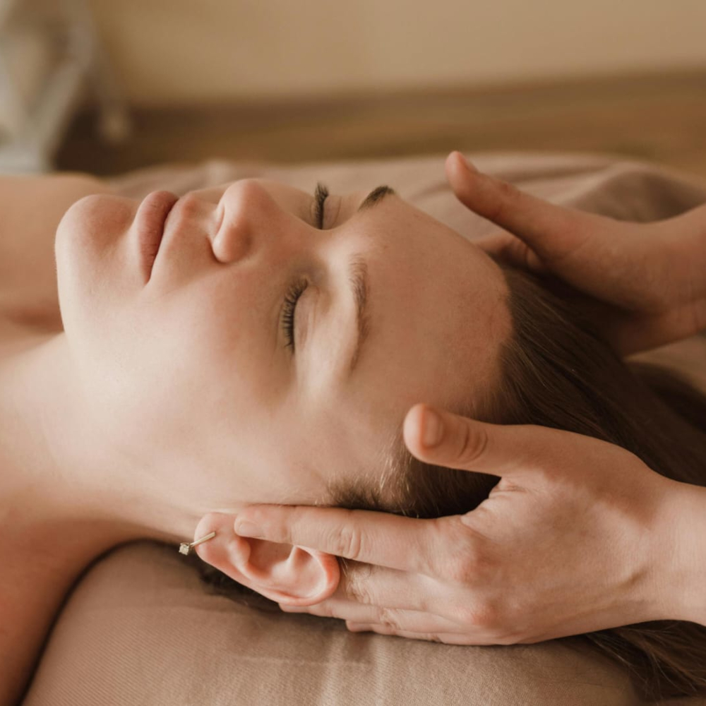 Massage &eacute;toile (visage cr&acirc;ne mains pieds)